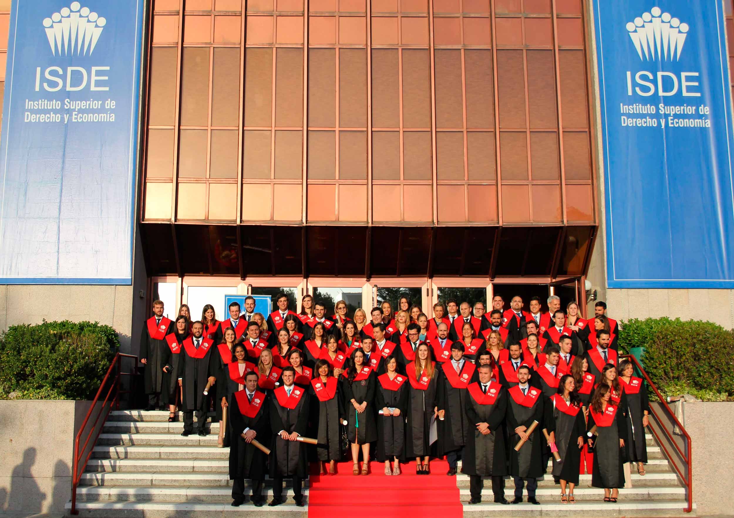 imagen institucional isde acto de la graduacion