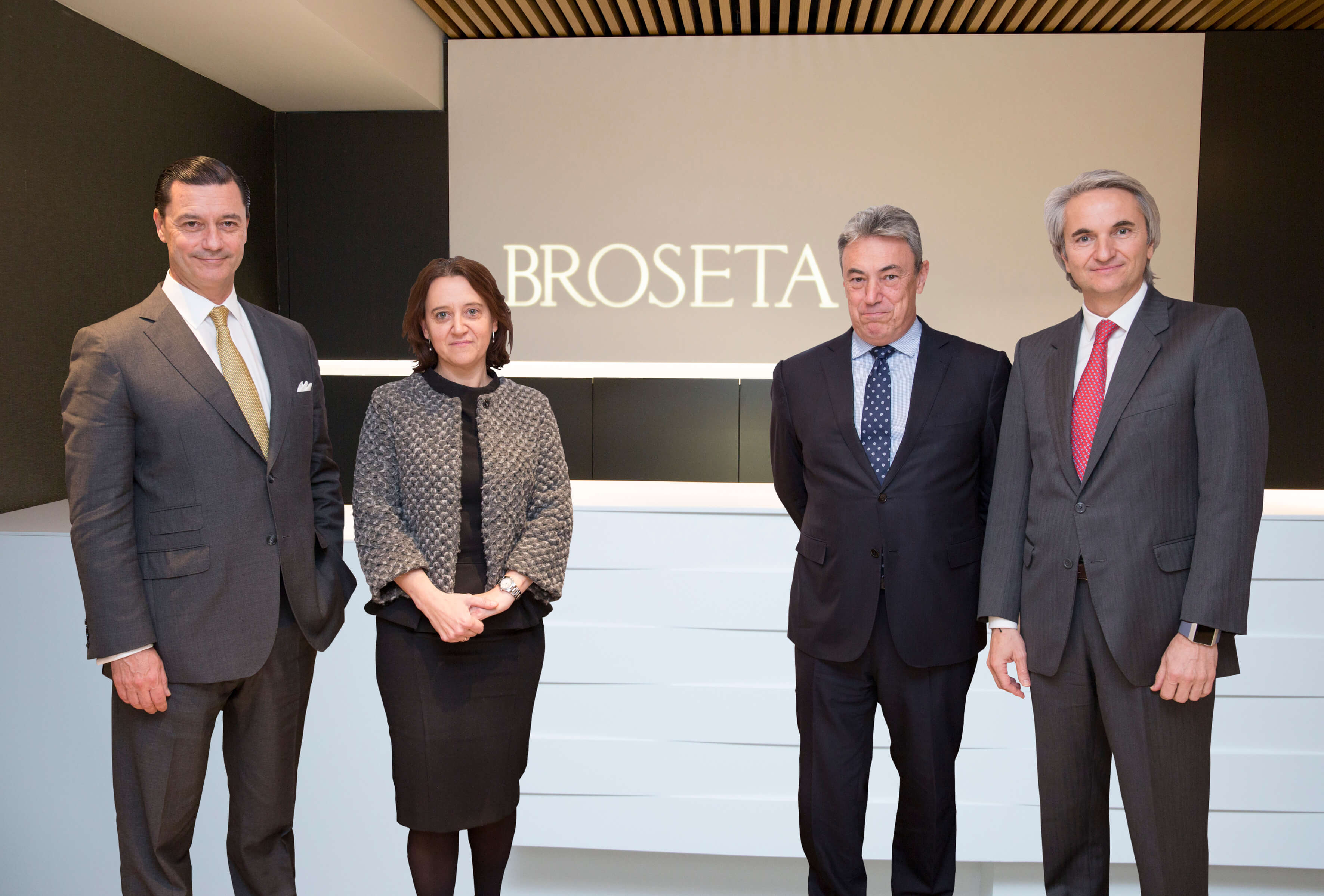 broseta portugal. alvaro roquette socio rosa vidal socia directora pablo bieger socio y manuel broseta presidente
